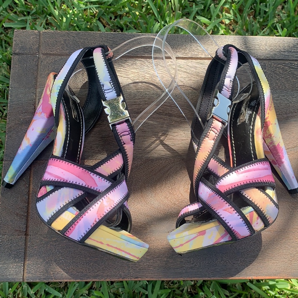 Report Signature Pastel Watercolor Shoe